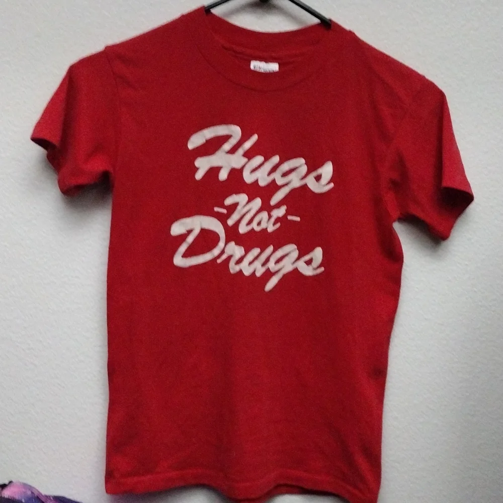 Vintage Hugs not Drugs Tee shirt - Picture 2 of 4